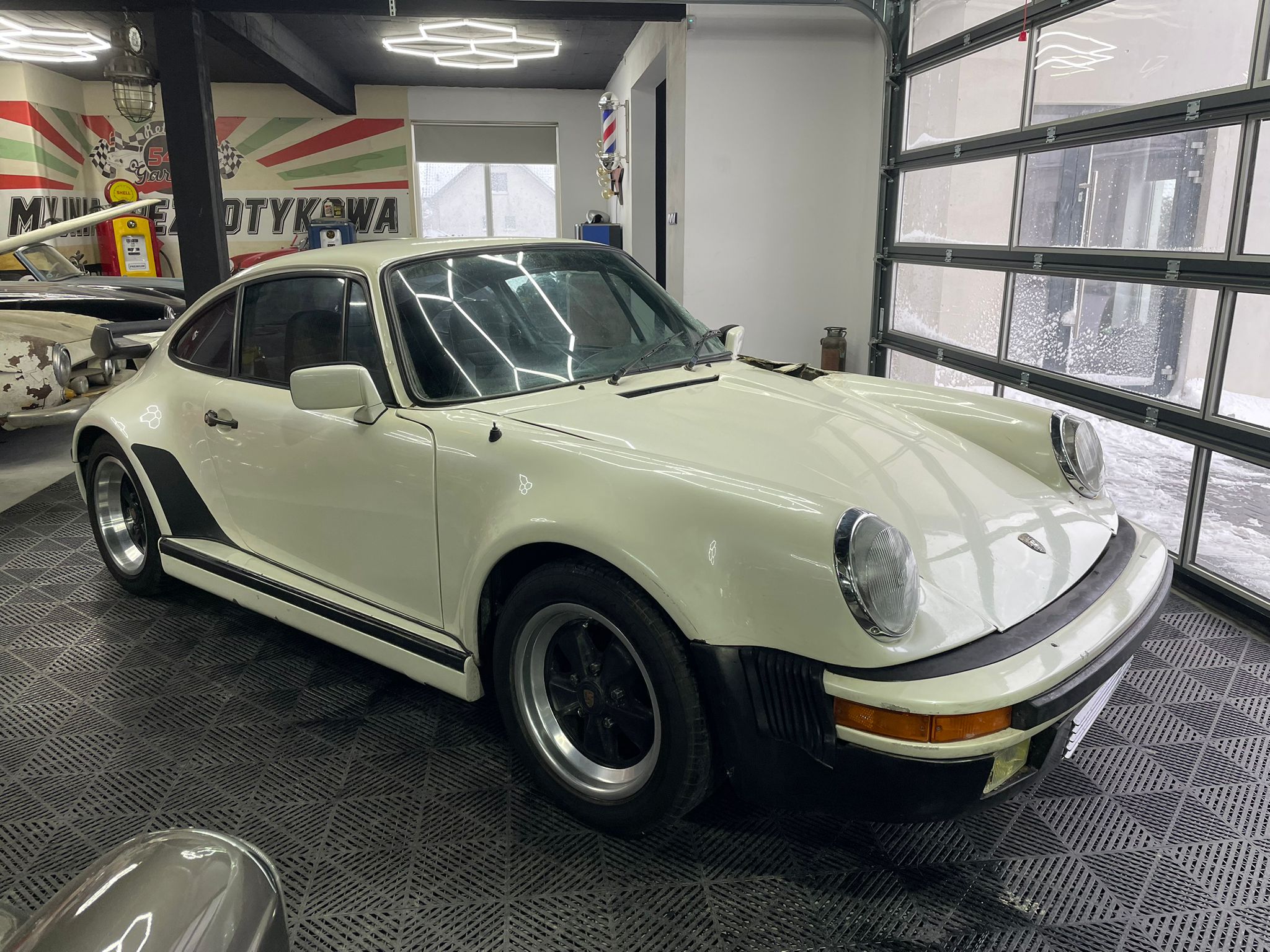 Porsche 911 SC Turbo Look Coupé No Rust Running Project – Retro