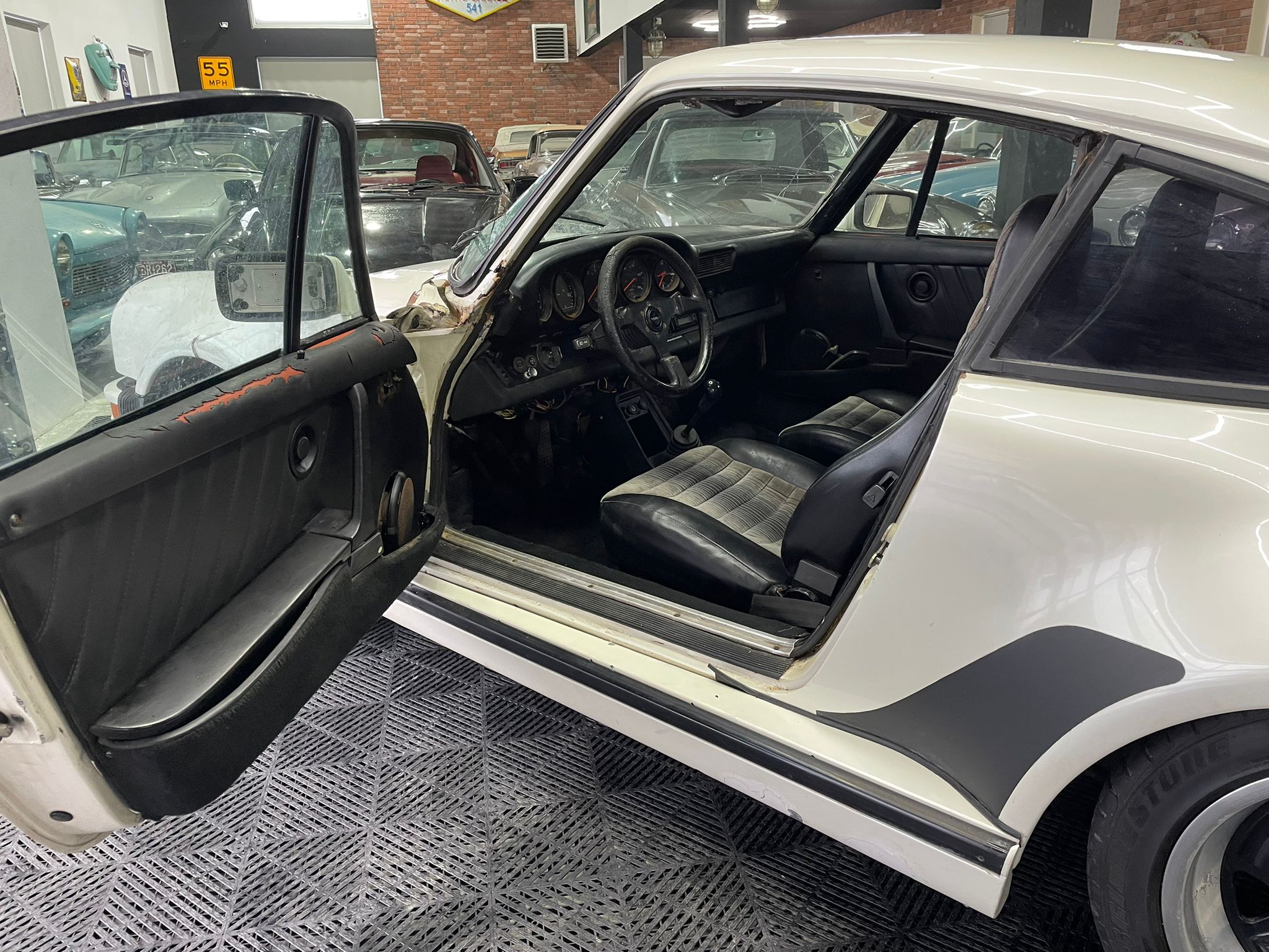 Porsche 911 SC Turbo Look Coupé No Rust Running Project – Retro